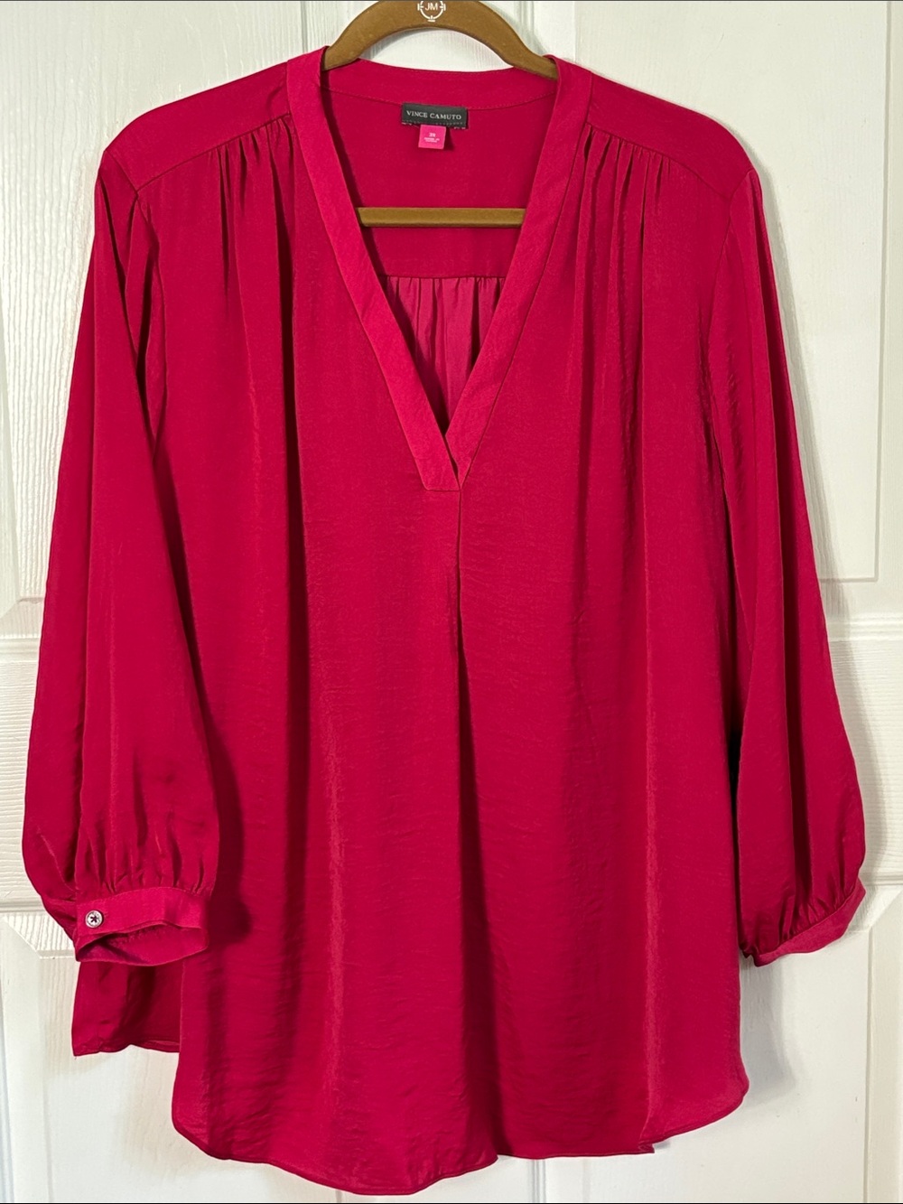 NEW Vince Camuto Women's Fuchsia V-Neck Blouse size 3X lightweight chic hot pink